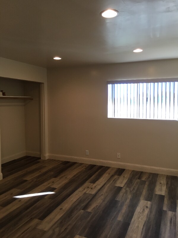 Building Photo - 509 E Park Ave