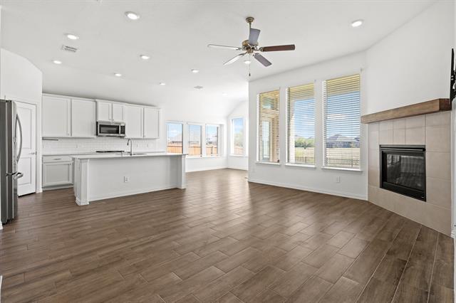 Building Photo - 14620 Little Water Dr