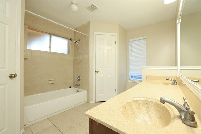 Building Photo - 9130 Kirkleigh Ln