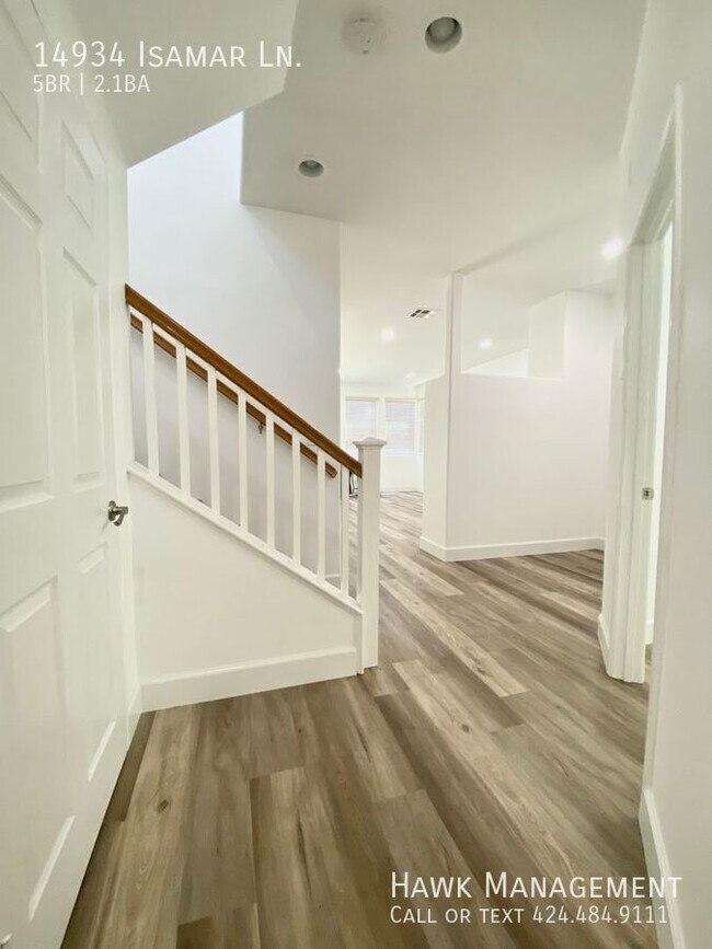 Building Photo - 14934 Isamar Ln