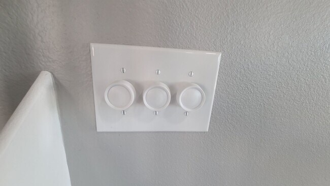 Building Photo - 129(425)