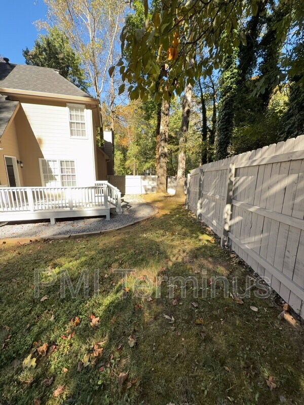 Building Photo - 4756 Forest Glen Ct NE