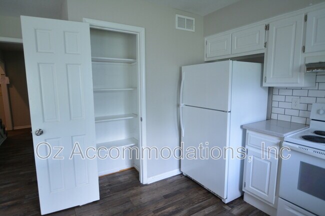 Building Photo - 1213 E Butterfield Pl