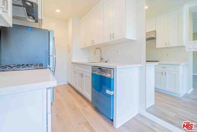 Building Photo - 11871 Idaho Ave