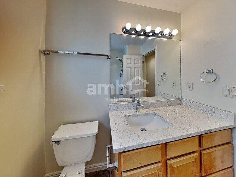 Building Photo - 6955 Jordan Cl Cir