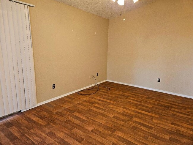 Building Photo - 805 Lexington Rd