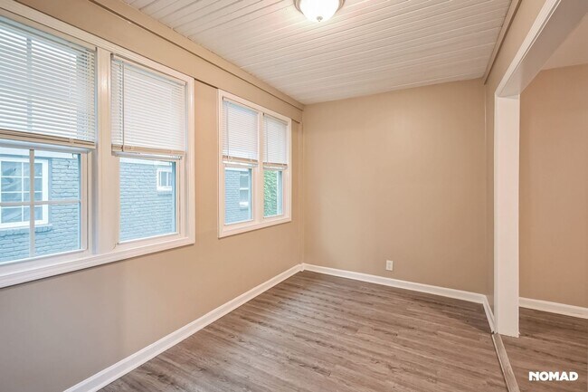 Building Photo - 1461 Centra Villa Dr SW