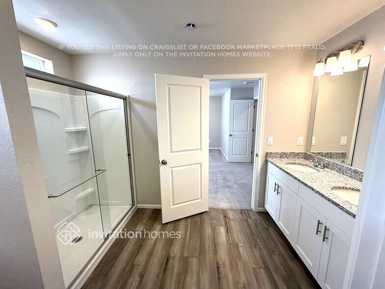 Building Photo - 3369 Streamwood Dr