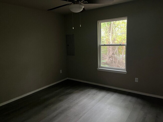 Building Photo - 111 W 2nd St