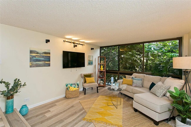 Building Photo - 1 bed 1 bath Amazing ocean, marina and mountain view unit.