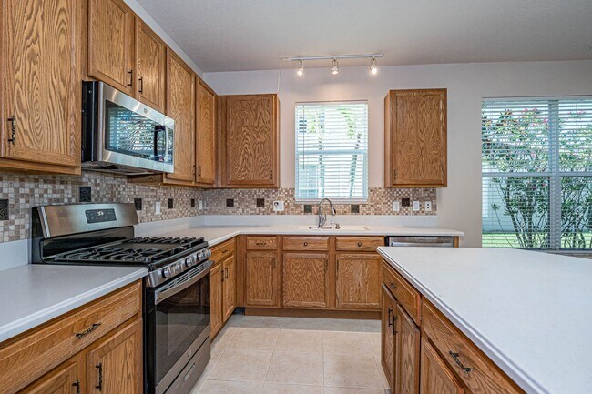 Building Photo - 603 Calamondin Way SW