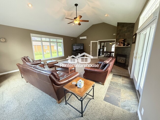 Building Photo - 840 Park Ave