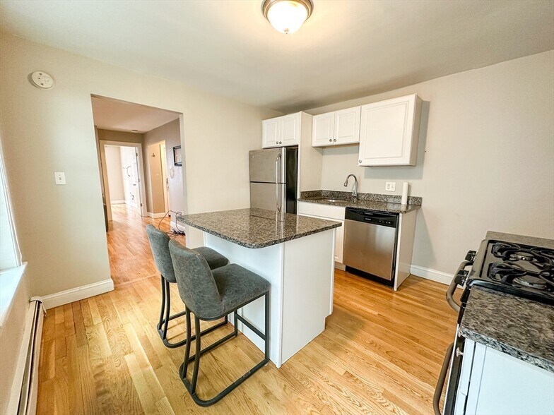 Building Photo - 62 L St