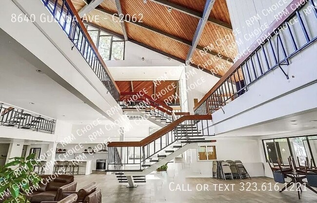 Building Photo - 8640 Gulana Ave