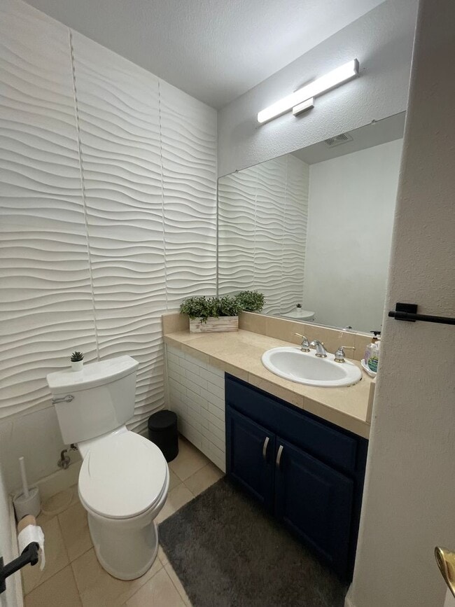 Building Photo - 3800 Venus Ct