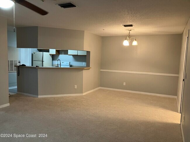 Building Photo - 7667 N Wickham Rd