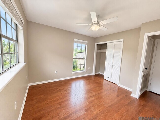 Building Photo - 1218 Briarrose Dr