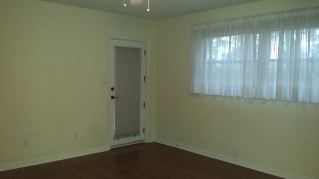 Building Photo - 34 Alta Way