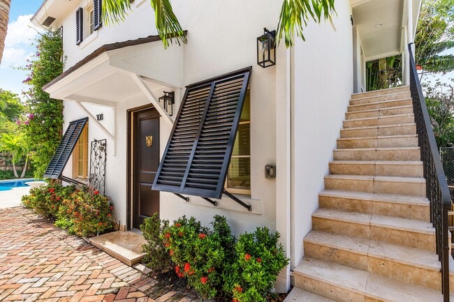 Building Photo - 306 Cordova Rd