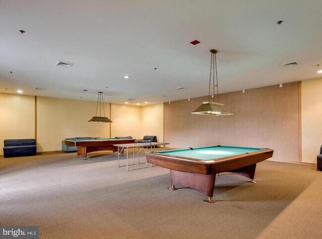 Building Photo - 3709 S George Mason Dr