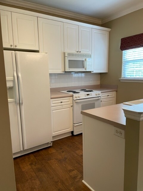 Kitchen - 7245 Highway 70 S
