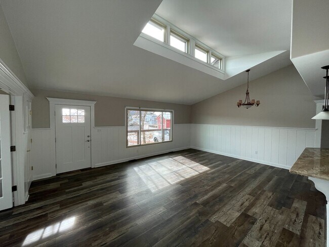 Building Photo - Charming Remodeled 5bd Country Home in Pal...