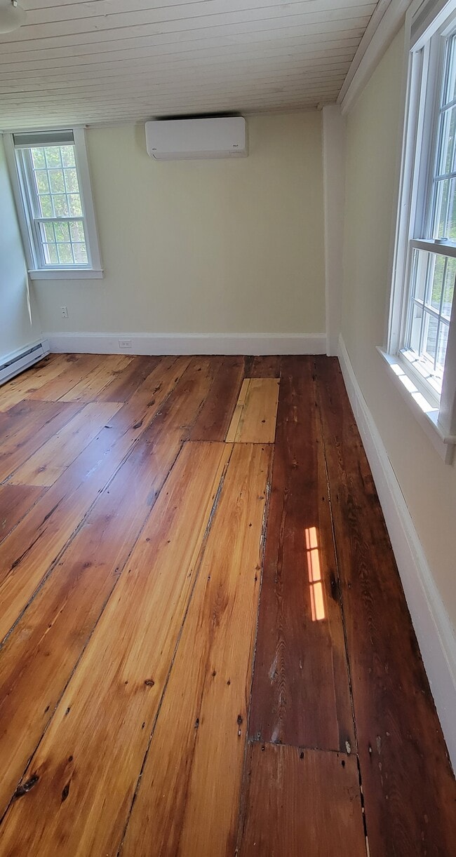 Building Photo - 45 Elm St