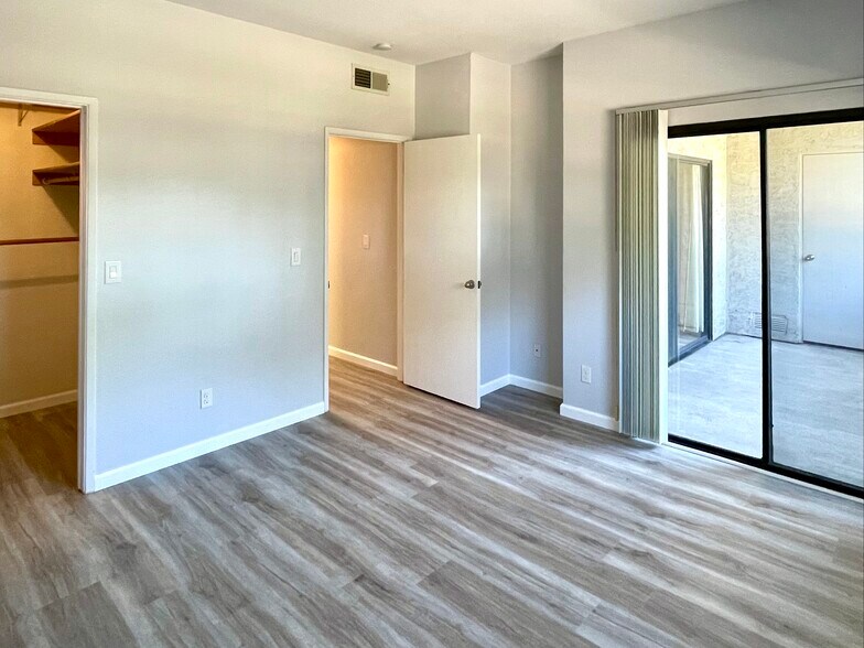 Building Photo - 1280 Stanhope Ln
