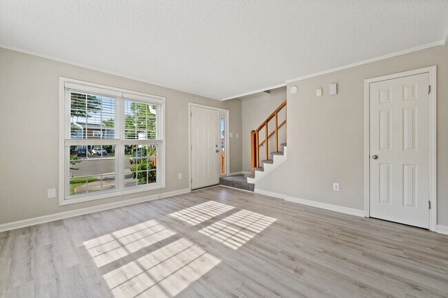 Building Photo - 9 Hayti Ln