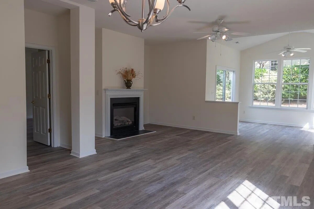Building Photo - 201 Indian Elm Ln