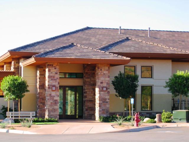Building Photo - 2605 E Hilltop Ledge Dr