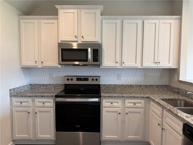 Building Photo - 117 Weaver Way