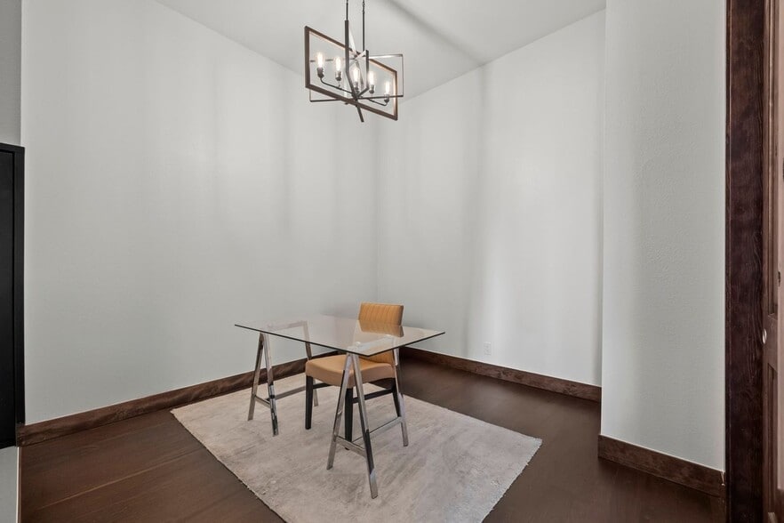 Building Photo - 2101 Larimer St