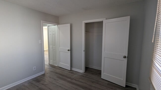 Building Photo - 2bed/1bath HOUSE Greensboro, NC!!