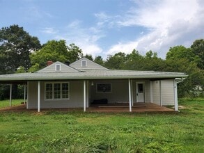 Building Photo - 220 Tuscarora Trail