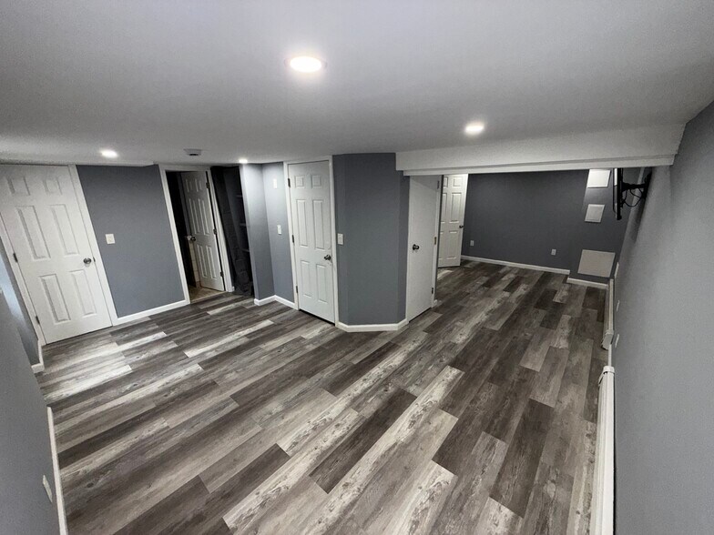 Building Photo - 8 Woody Pl