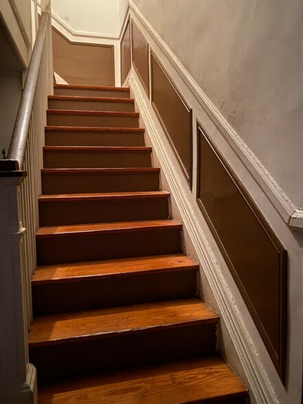 Primary Photo - 3120 Windsor Ave