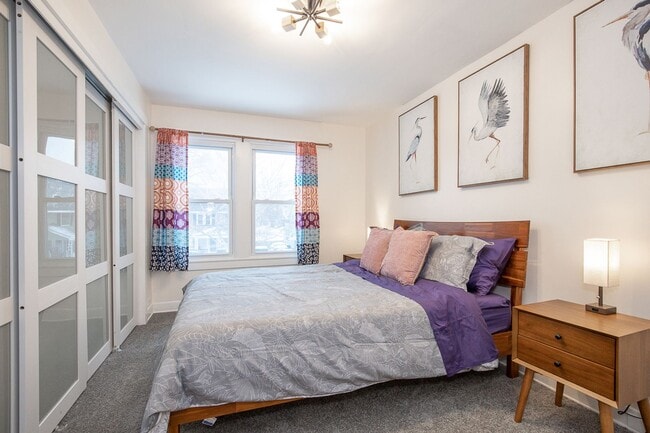 Building Photo - 3 BED 1 BATH SINGLE FAMILY HOME IN BEAUTIFUL LAKEWOOD!