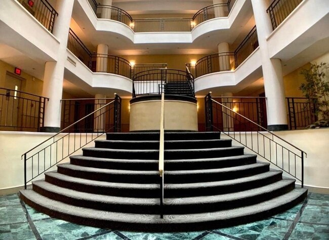 Building Photo - 1 Greene St