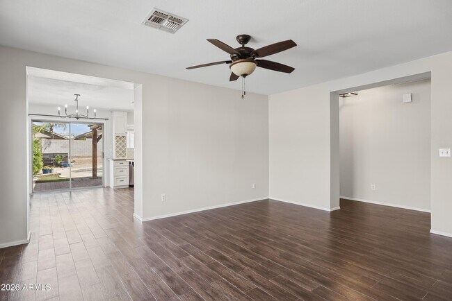 Building Photo - 10538 W Foothill Dr