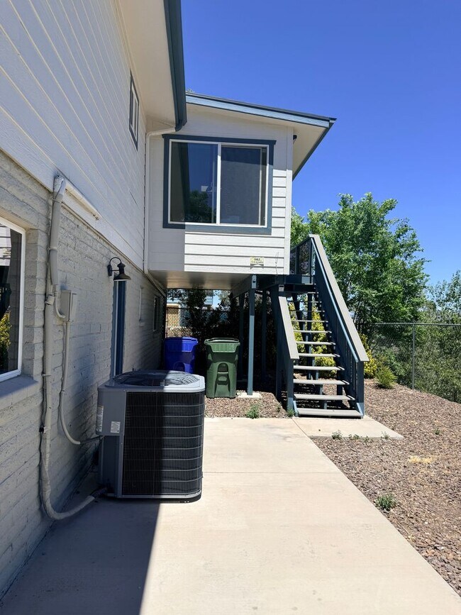 Building Photo - 2245 Sandia Dr