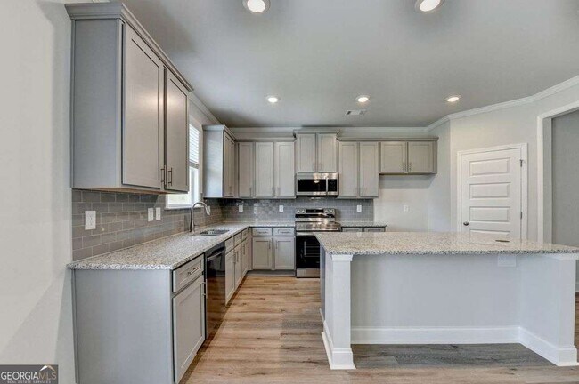 Building Photo - 7309 Yewtree Dr
