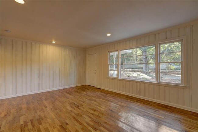 Building Photo - 2739 Hickory Flat Hwy