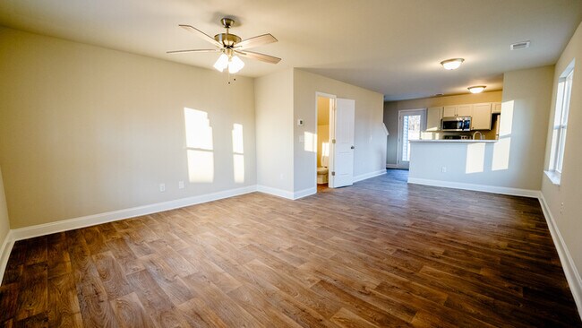 Building Photo - 203 Cromer Rd