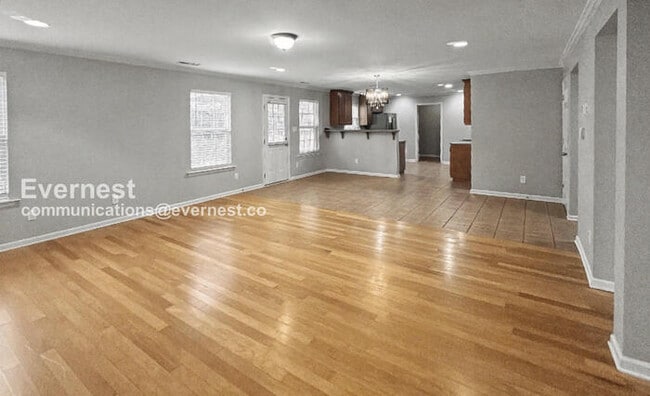 Building Photo - 4800 Inglewood Ct SE