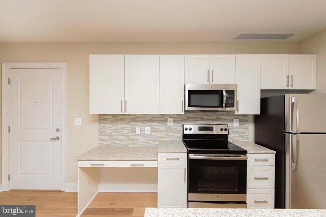 Building Photo - 234 N Christopher Columbus Blvd