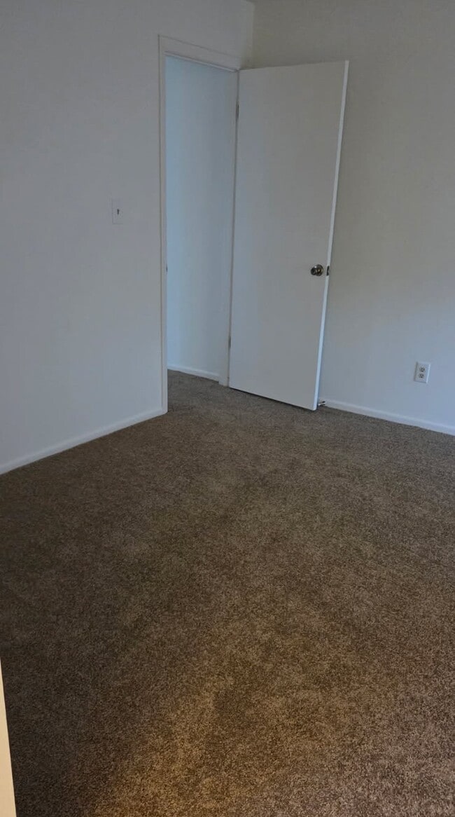 Building Photo - 6805 Bonavista Ct