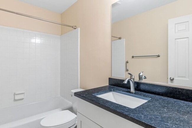 Building Photo - NW, Updated, Wood Floors, SS Appl., Den, D...