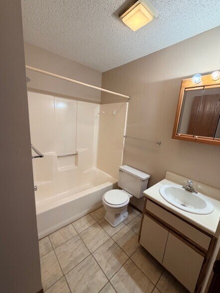 Building Photo - 159 N Terrace Ave