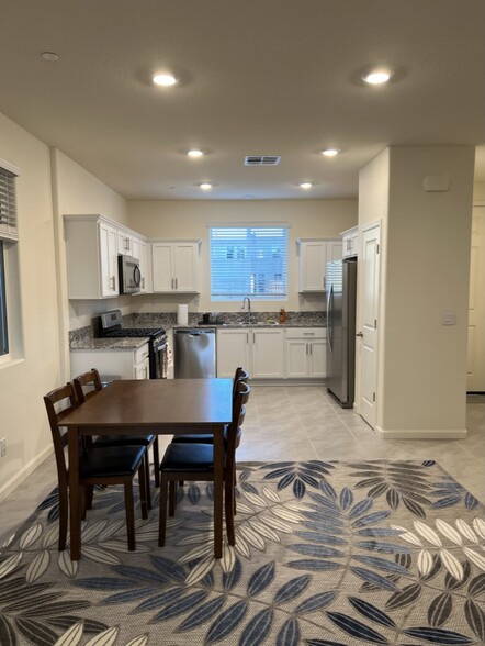 Kitchen - 329 Shafer Ave